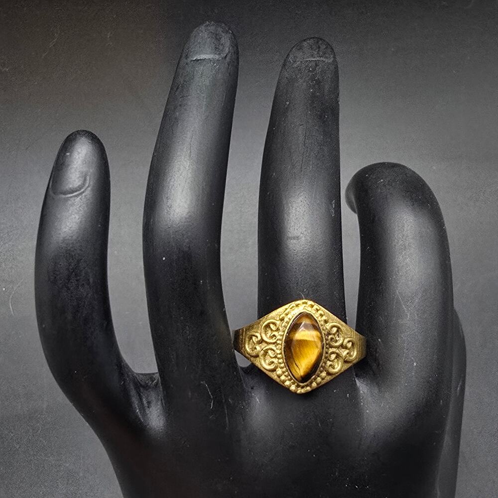 Tiger's‎ Eye Gold Tone Ring Size 10.5 Vintage Costume Jewelry